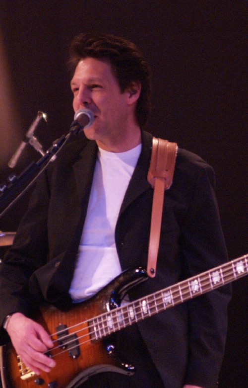 Kasim Sulton at Westbury 2/11/05 - photo by Gary Goveia