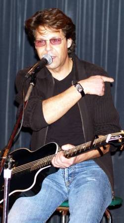 Kasim Sulton - photo by Gary Goat Goveia