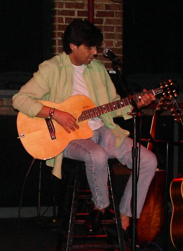 Kasim Sulton at The Century Lounge, 8/20/06 - photo by gRAdy Moates