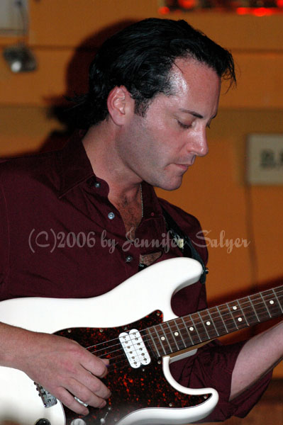 Kasim Sulton at The Beachland Ballroom, 8/29/06 - photo by Jennifer Salyer