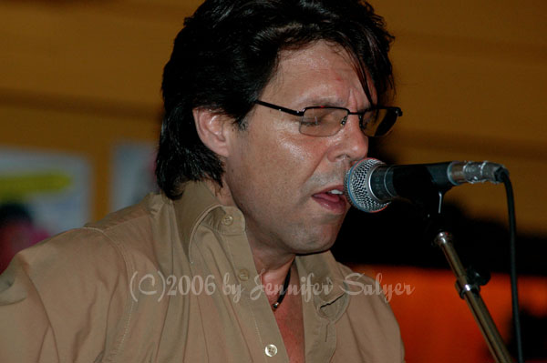 Kasim Sulton at The Beachland Ballroom, 8/29/06 - photo by Jennifer Salyer