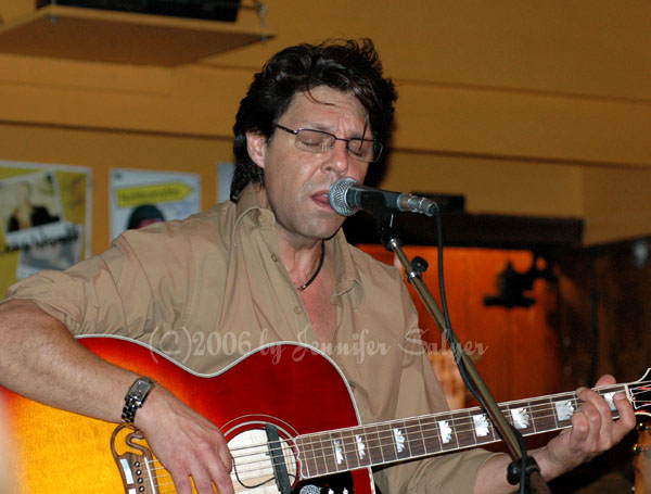 Kasim Sulton at The Beachland Ballroom, 8/29/06 - photo by Jennifer Salyer