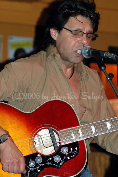 Kasim Sulton at The Beachland Ballroom, 8/29/06 - photo by Jennifer Salyer