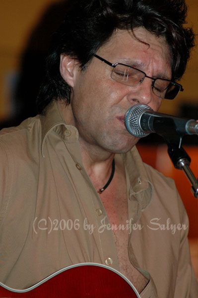 Kasim Sulton at The Beachland Ballroom, 8/29/06 - photo by Jennifer Salyer