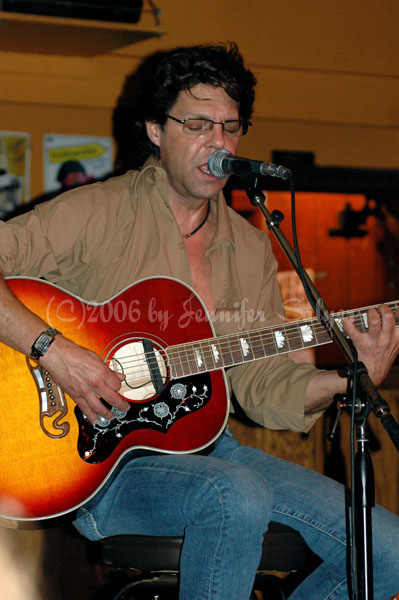 Kasim Sulton at The Beachland Ballroom, 8/29/06 - photo by Jennifer Salyer