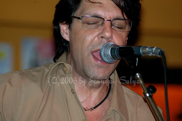 Kasim Sulton at The Beachland Ballroom, 8/29/06 - photo by Jennifer Salyer