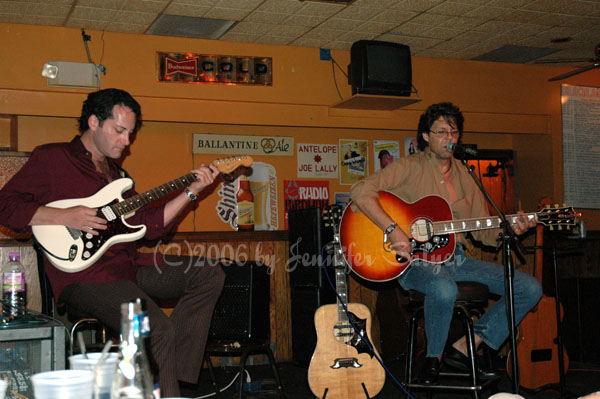 Kasim Sulton at The Beachland Ballroom, 8/29/06 - photo by Jennifer Salyer