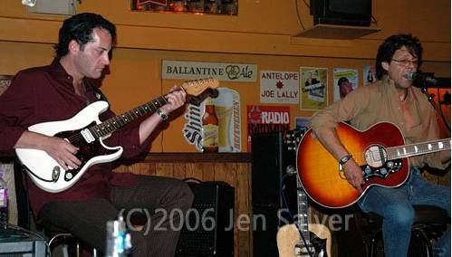 Kasim Sulton at The Beachland Ballroom, 8/29/06 - photo by Jennifer Salyer