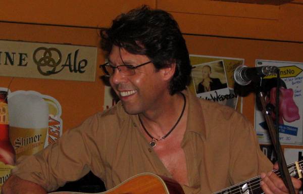 Kasim Sulton at The Beachland Ballroom, 8/29/06 - photo by KathyB