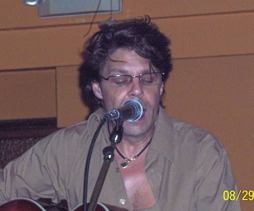 Kasim Sulton at The Beachland Ballroom, 8/29/06 - photo by Teresa Stratton