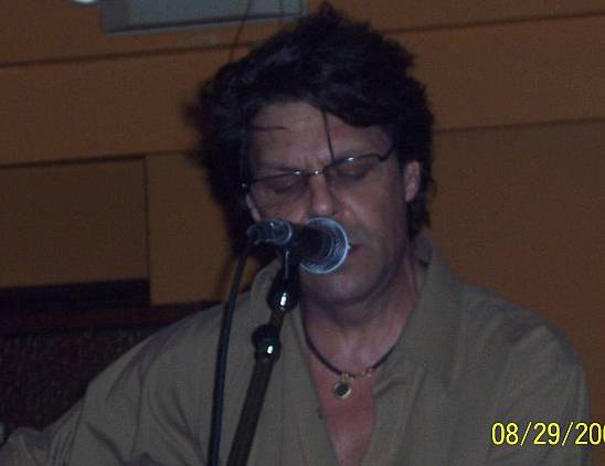 Kasim Sulton at The Beachland Ballroom, 8/29/06 - photo by Teresa Stratton