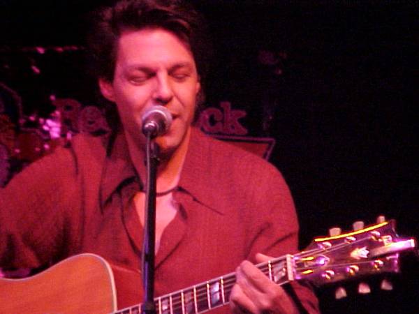 Kasim Sulton at The HandleBar, 8/24/06 - photo by Joe Lynch