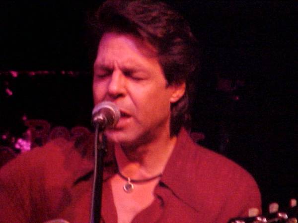 Kasim Sulton at The HandleBar, 8/24/06 - photo by Joe Lynch