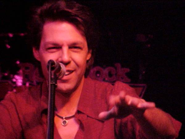 Kasim Sulton at The HandleBar, 8/24/06 - photo by Joe Lynch