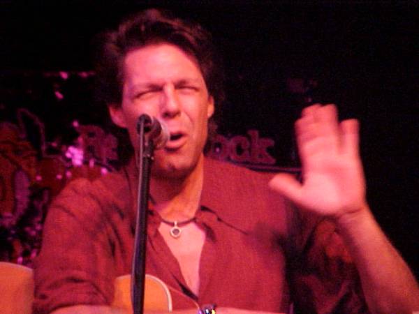 Kasim Sulton at The HandleBar, 8/24/06 - photo by Joe Lynch