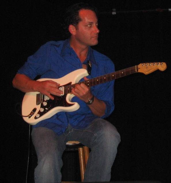 Kasim Sulton at The HandleBar, 8/24/06 - photo by Mark C. from Greenville, SC