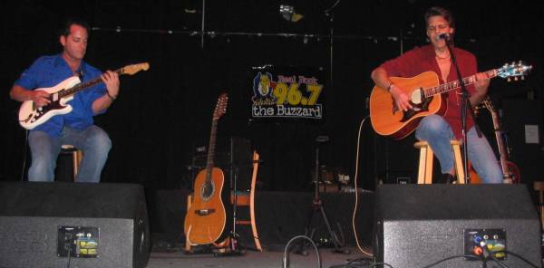 Kasim Sulton at The HandleBar, 8/24/06 - photo by Mark C. from Greenville, SC