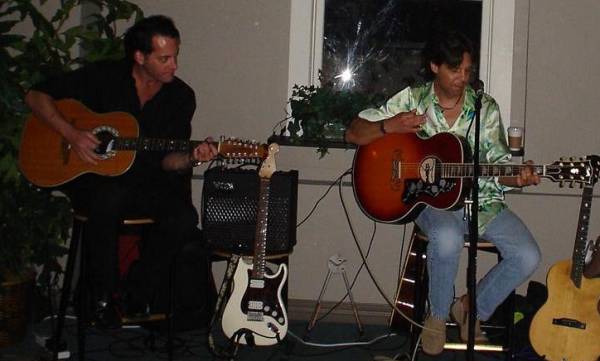 Kasim Sulton at Lily's Pad, 8/19/06 - photo by MikeB