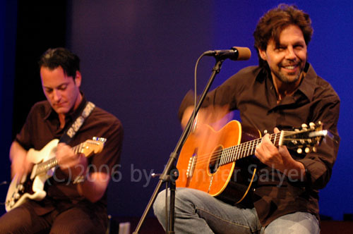 Kasim Sulton at The Opus Theater - 8/12/06, photo by Jennifer Salyer