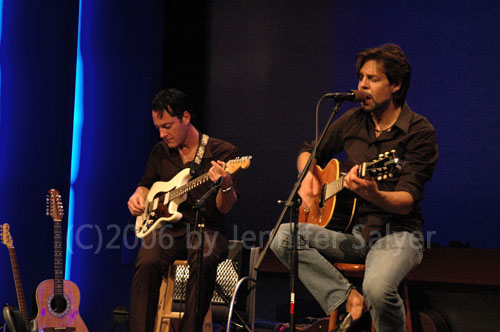 Kasim Sulton at The Opus Theater - 8/12/06, photo by Jennifer Salyer