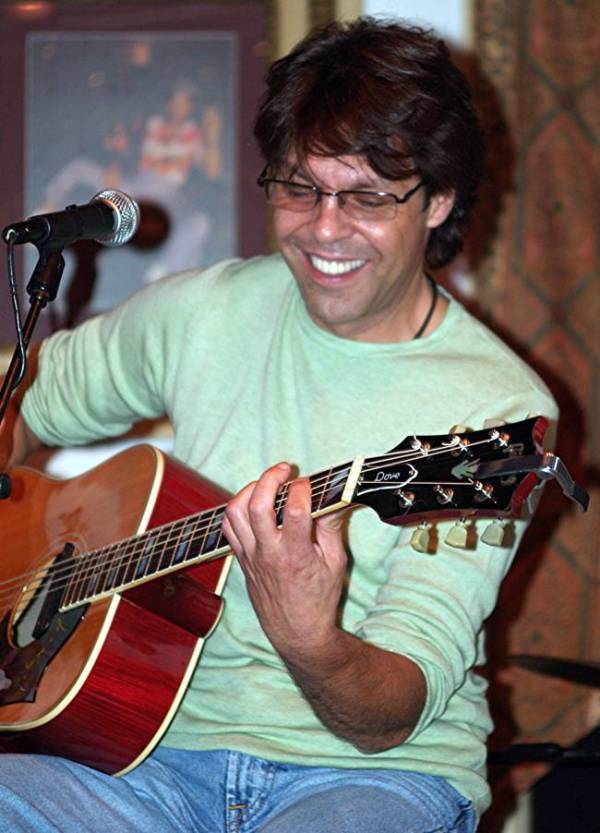 Kasim Sulton at The Van Dyck, Schenectady, 9/02/06 - photo by Gary Goat Goveia