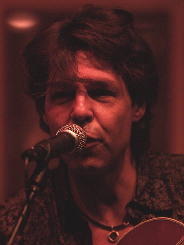 Kasim Sulton at The Van Dyck, Schenectady, 9/02/06 - photo by Gary Goat Goveia