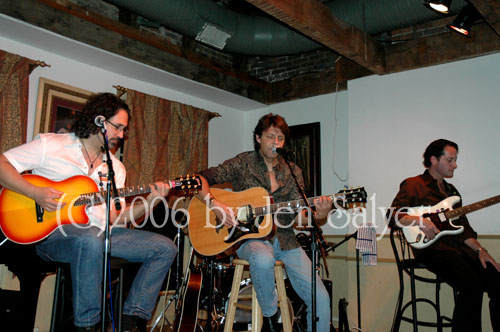 Kasim Sulton at The Van Dyck, Schenectady, NY, 9/02/06 - photo by Jennifer Salyer