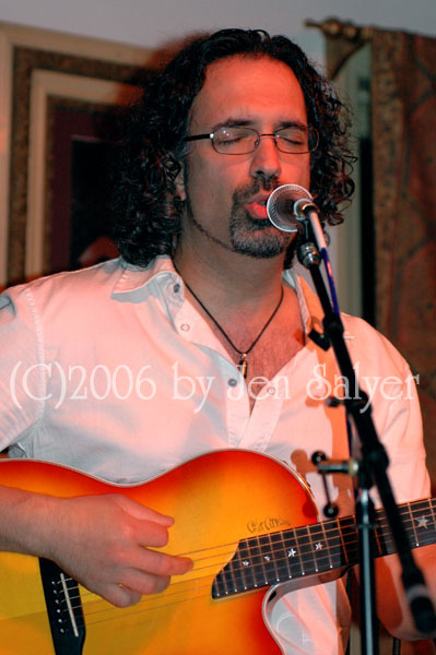 Kasim Sulton at The Van Dyck, Schenectady, NY, 9/02/06 - photo by Jennifer Salyer