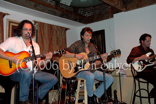 Kasim Sulton at The Van Dyck, Schenectady, NY, 9/02/06 - photo by Jennifer Salyer