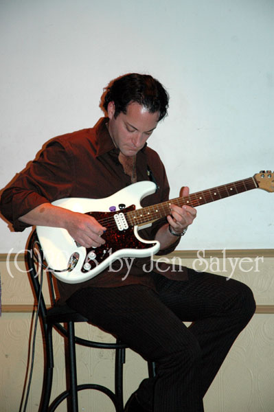 Kasim Sulton at The Van Dyck, Schenectady, NY, 9/02/06 - photo by Jennifer Salyer