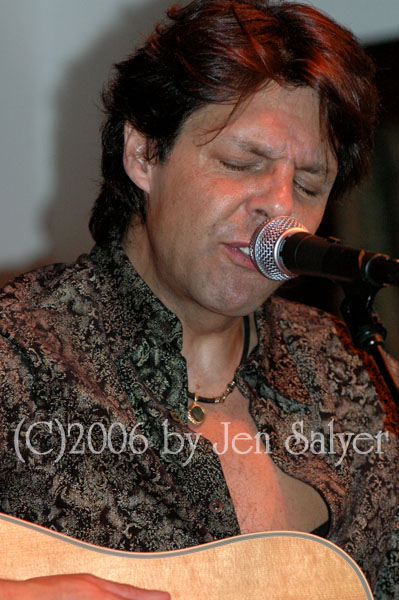 Kasim Sulton at The Van Dyck, Schenectady, NY, 9/02/06 - photo by Jennifer Salyer