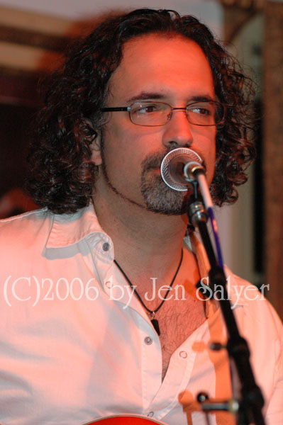 Kasim Sulton at The Van Dyck, Schenectady, NY, 9/02/06 - photo by Jennifer Salyer