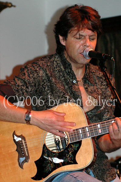 Kasim Sulton at The Van Dyck, Schenectady, NY, 9/02/06 - photo by Jennifer Salyer