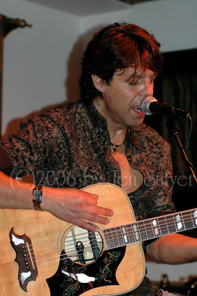 Kasim Sulton at The Van Dyck, Schenectady, NY, 9/02/06 - photo by Jennifer Salyer