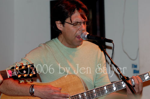 Kasim Sulton at The Van Dyck, Schenectady, NY, 9/02/06 - photo by Jennifer Salyer