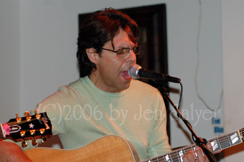 Kasim Sulton at The Van Dyck, Schenectady, NY, 9/02/06 - photo by Jennifer Salyer