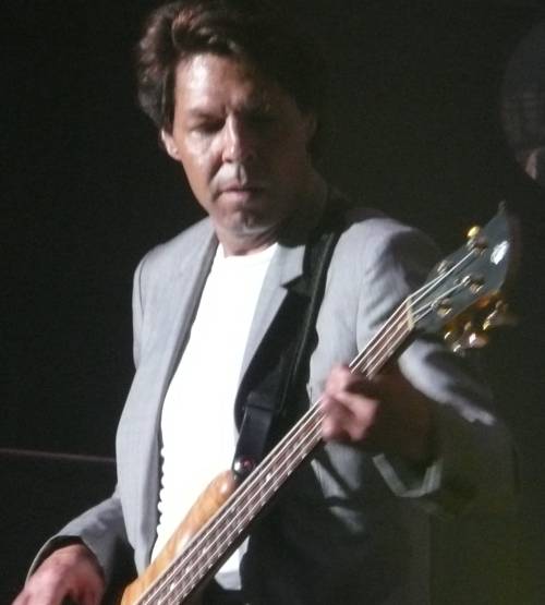 Kasim Sulton (with Meat Loaf) at the Ruth Eckerd Hall in Clearwater, Florida - 09/01/07