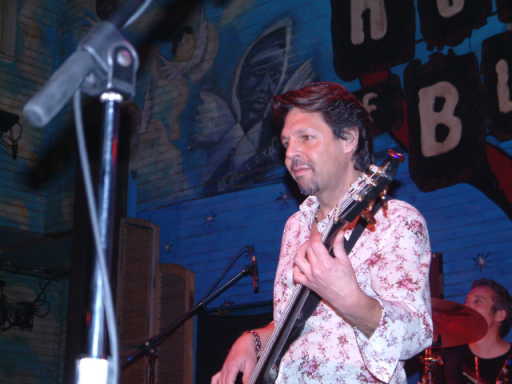 Kasim Sulton at The House Of Blues, New Orleans, LA, 05/12/05 - photo by Carrie Knife