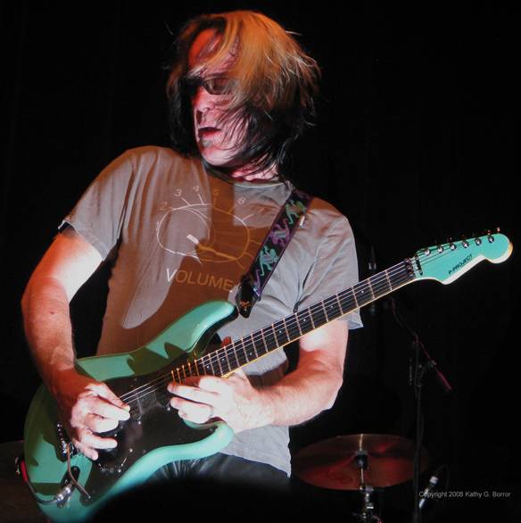 Kasim Sulton and Todd Rundgren at The Madison Theater, Covington, KY, 01/19/08 - photo by Kathy Borror