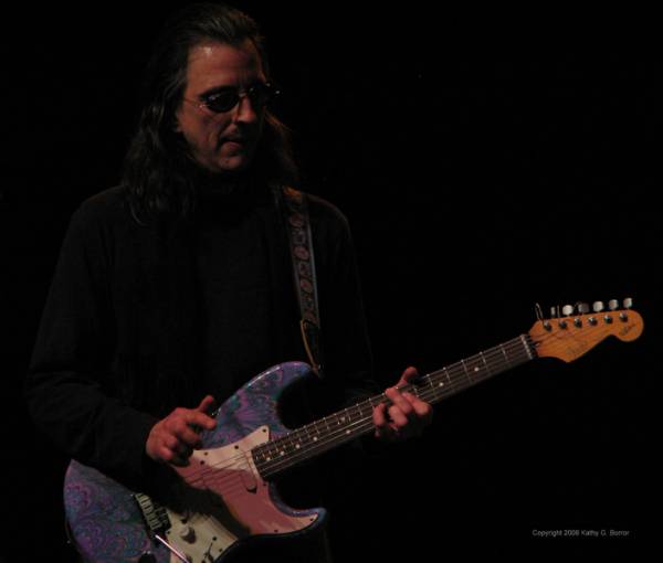 Kasim Sulton and Todd Rundgren at The Madison Theater, Covington, KY, 01/19/08 - photo by Kathy Borror