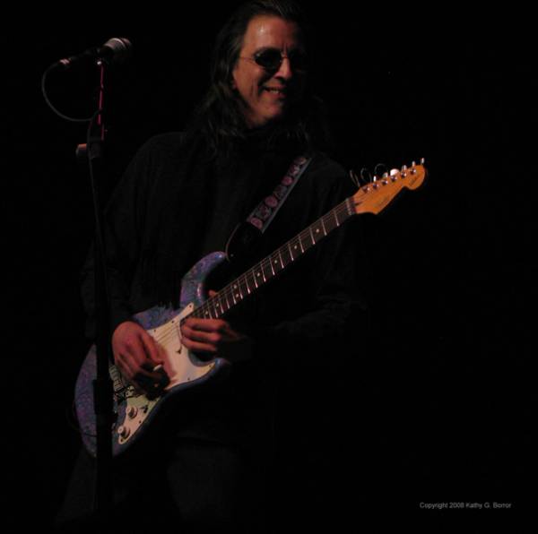 Kasim Sulton and Todd Rundgren at The Madison Theater, Covington, KY, 01/19/08 - photo by Kathy Borror