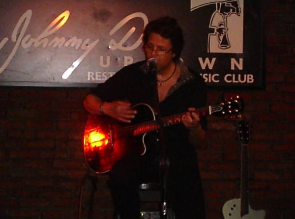Kasim Sulton gig at Johnny D's, Somerville, MA, 05/27/08 - Photo by MikeB