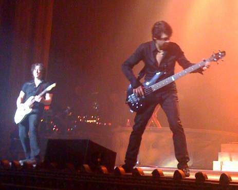 Kasim Sulton and Meat Loaf at The Palace Theatre, New York City, NY - 12/06/08