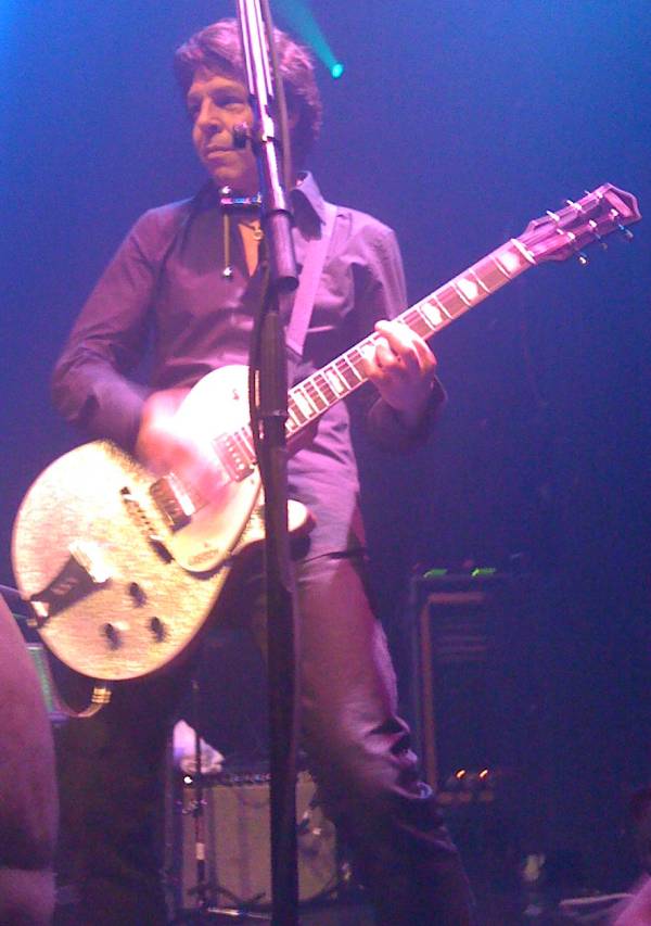 Kasim Sulton and Todd Rundgren at The Blender, New York City, NY, 12/27/08 - photo by RMAC