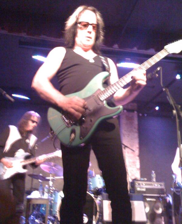 Kasim Sulton and Todd Rundgren at City Winery, New York City, NY, 04/16/09 - photo by RMAC