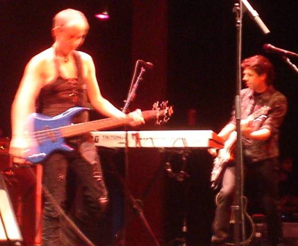 Kasim Sulton and Todd Rundgren at Showcase Live, Foxboro, MA, 04/21/09 - photo by Mike B