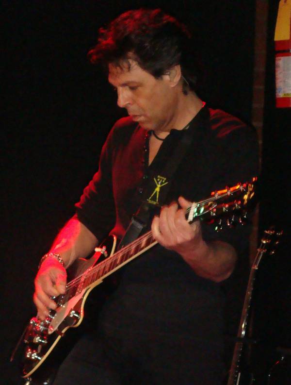 Kasim Sulton and Todd Rundgren at Rhythm & Brews, Chattanooga, TN, 04/01/09 - photo by ocsheri