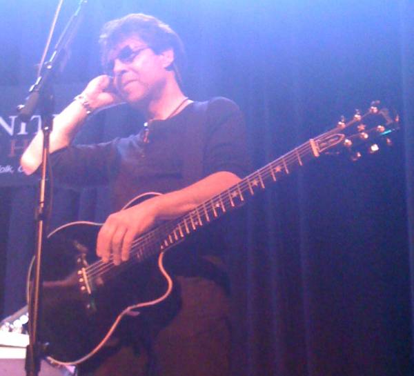 Kasim Sulton and Todd Rundgren at Infinity Hall, Norfolk, CT, 06/30/09 - Photo by RMAC