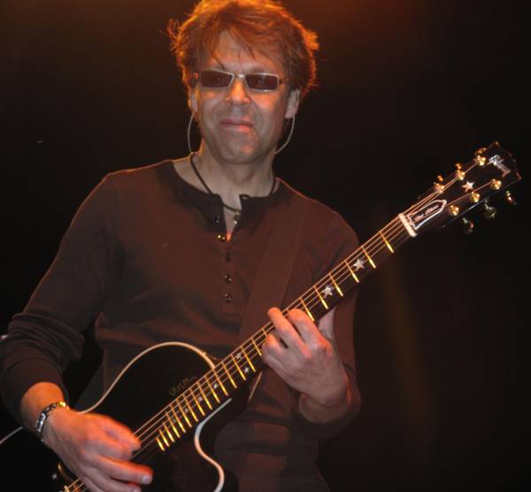 Kasim Sulton at Comerica Cityfest, Detroit, MI, 07/03/09 - photo by Michele Kotlarsky