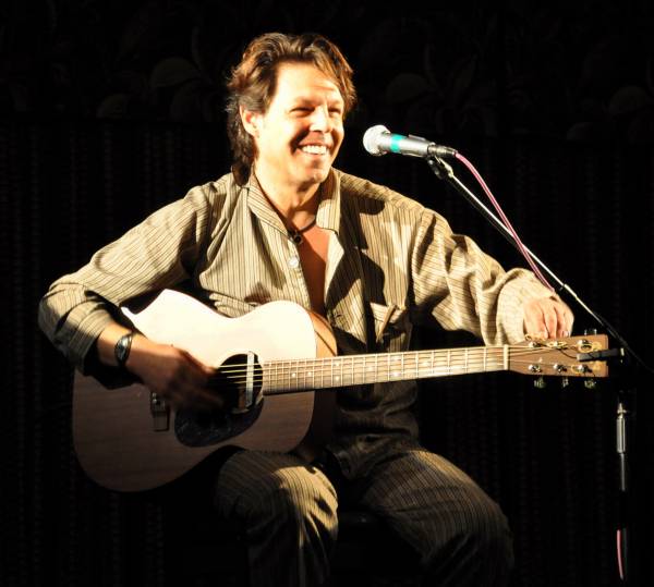 Kasim Sulton at Akron City Centre Hotel, Akron, OH, 09/06/09 - photo by Whitney Burr